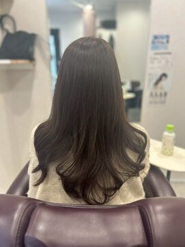 レーヴ(REVE) 赤みを抑えたオリーブ系カラー