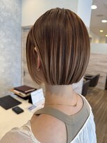 エバーグリーン(ever Green)&nbsp;デザインカラーのぱつっとボブ