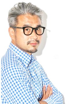 メリケンバーバーショップ コウベ(MERICAN BARBERSHOP KOBE) ビジカジオールバックショートAにイメチェン