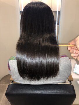 アールサロン アオヤマ(Rr SALON AOYAMA) プラチナミネコラストレート