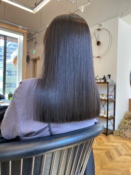 コンムオーベレ(COMMUOVERE) 髪質改善ナチュラルストレート