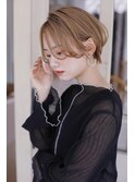大人かわいいハイトーングレージュショートボブ20代30代40代