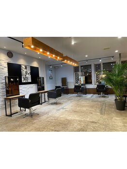 夜23時まで営業してるから部活・仕事帰りでも通える！ゆったり駐車場(8台)完備