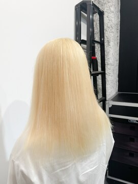 ペレ 渋谷(PELE) 黒髪/グレーベージュ/ハイトーン/ブリーチ/渋谷