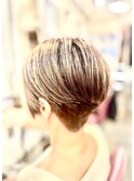 50代前下がりショートグラデーションボブ