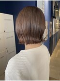 ぱつっとボブのベージュカラー