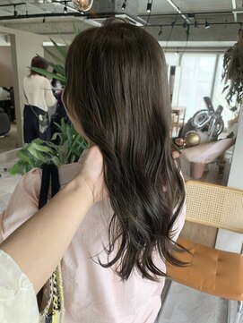 プリュム(Plume.) 透け感オリーブベージュ