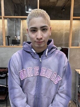 フリーラ 表参道(freera) ホワイトブロンド