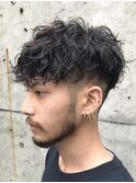 センターパートウルフカットツイストスパイラルパーマゆるめ黒髪