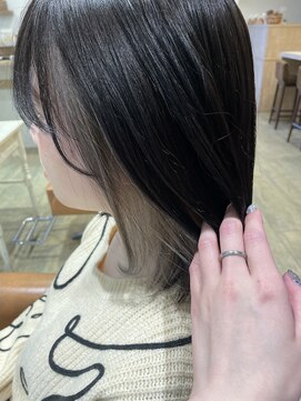 ビズヘアー プチ(bisou hair petit) インナーカラーグレー