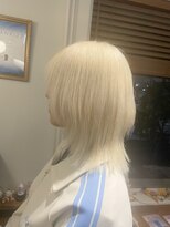 ルル カリス(lulu CHARIS)&nbsp;ミディアムウルフ×ホワイトカラー