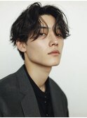 センターパート フェザーパーマ ツーブロック 黒髪 20代 30代