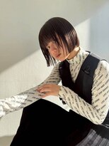 シーン バイ ラッド(SCENE by RAD)&nbsp;自然なくびれと小顔効果のショートボブスタイルレイヤー艶感