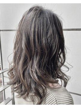 オンザ(ONTHE) ナチュラルグレージュグラデーション【林京平】