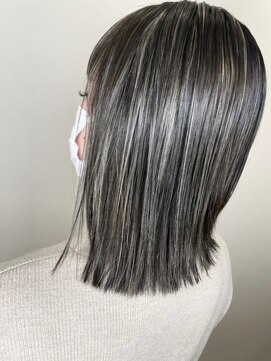 モルニ(MORNI) アッシュグレー_マロンベージュ Aラインボブ かきあげ