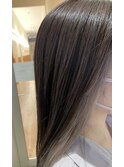 グレージュ×フェイスフレーミング