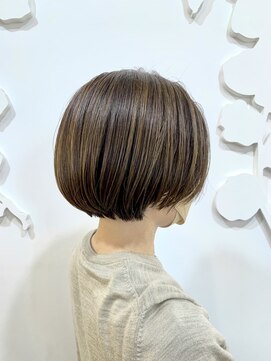 モリノマ(morinoma) ミニボブ【白髪ぼかしハイライト】