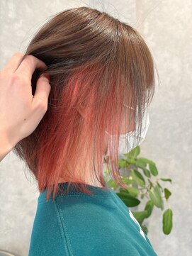 ルーツ(Roots) インナーカラー/イヤリングカラー/10代20代/ショートボブ