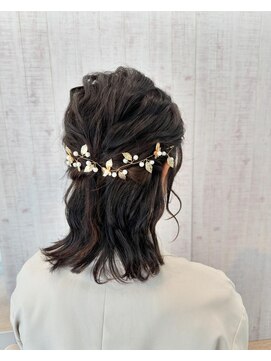 ヴィサージュ(VISAGE) ゆるふわハーフアップ