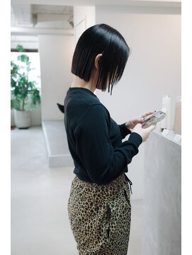 フェイヴィーズ(FavyS) あご下ぱつっとボブ暗めボルドーカラー