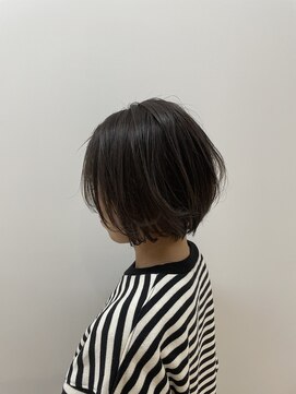 エマ 茅ヶ崎(EMMA) ショートスタイル　グレージュ　ハイライト　ローライト