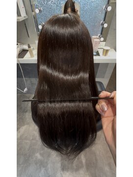 髪の毛同士が反射するほどに美しい髪質改善♪