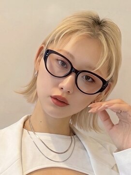 ミンクスリッカ 表参道(MINX RICCa) ハンサムショートボブx抜け感ベージュ