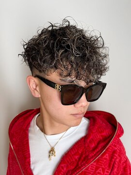 ルーシー 渋谷(LUCEY) メッシュスペインカールハイライトスパイラルパーマフェード