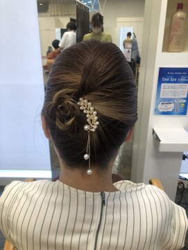 プランタンアヴェダ(printemps AVEDA) 夜会巻き