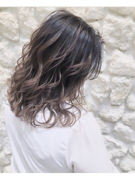 モアナ バイ ヘッドライト 駒沢大学店(Moana by HEADLIGHT) バレイヤージュ#デザインカラー#アッシュベージュ#大人かわいい