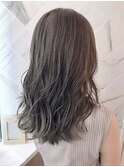 オトナ女子ツヤ髪アッシュカラーふんわりミディシースルーバング