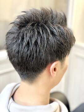 ミリオンバックス 上野(Million Bucks) かきあげ7:3 <理容室>[メンズ/シェービング/バーバー/上野]