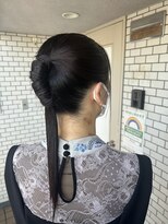 個性派タイトポニー　ヘアセット　タイトヘア