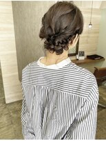 ニド(2do)&nbsp;結婚式お呼ばれルーズアップアレンジ