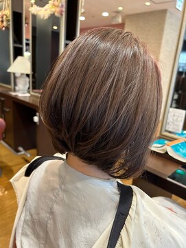 レナークイスト(LENAHC ist) 髪質改善カラー×2セクショングラデーションボブ