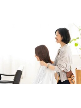 女性スタイリストのみ在籍。女性ならではの視点で、“なりたい”を汲み取り、理想以上の仕上がりに―。