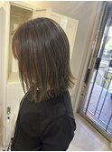 オリーブグレージュ