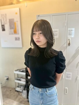 オーパスバイアンブルリュクス 池袋(Opus by ambleluxe) くびれレイヤー/ミディアム/アッシュ