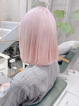 デイズ(days) 切りっぱなしボブホワイトピンクカラー