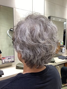 ピークアブー アヴェダ 池袋東武(PEEK-A-BOO AVEDA) 白髪を活かしたローライトカラー