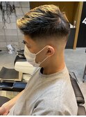 ショートレイヤースキンフェードかき上げ