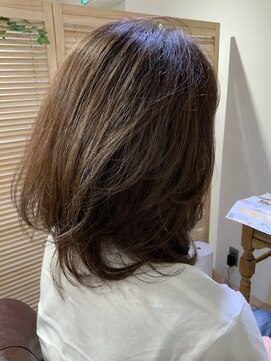 ユーネリー(U-NERY) セミロングスタイル