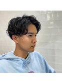 中分けクールパーマ