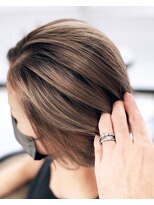 クラッチバイシオンアグリゲイト(CLUTCH by Zi-on aggregate)&nbsp;グレージュアッシュ×シャドールーツ×艶カラー/ヌナボブ