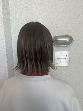 ムード(mood) 切りっぱなし風ハイライトな外はねパツンボブ！
