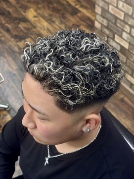 メゾンフォーメン トアロード(Maison for men TorRoad) メンズパーマ　極道パーマ　ホワイトメッシュ　メンズメッシュ