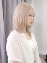 ジェムヘアスタジオ 平塚西口店(Gem Hair Studio)&nbsp;Gem Hair Studio 姉崎　ホワイトベージュ×レイヤーカット