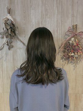 ヘアメイク ロココ(Hair Make Rococo) オリーブカラー