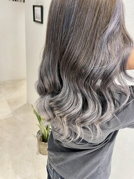 ラビスモア(Lovis moa) 魅力倍増カール/セミディ/シアーカラー/ダークアッシュ/姫カット