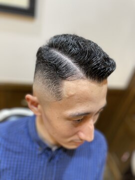 ヒロギンザバーバーショップ 神楽坂店(HIRO GINZA BARBER SHOP) 【8:2パート×スキンフェード】濡れパン/バーバー